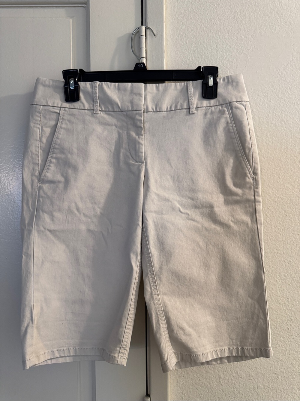 LOFT Cream Straight-Leg Bermuda Shorts